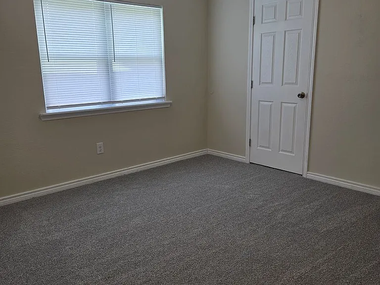 727 Menefee Blvd — Photo 12