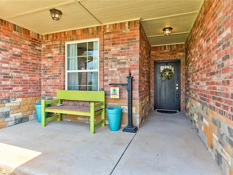 625 Placid Dr — Photo 3