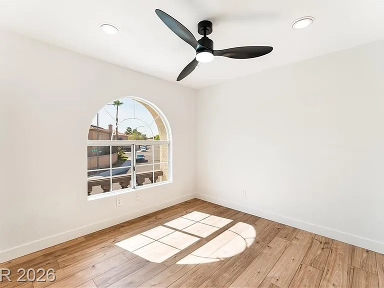 8640 Copper Ridge Ave — Photo 13