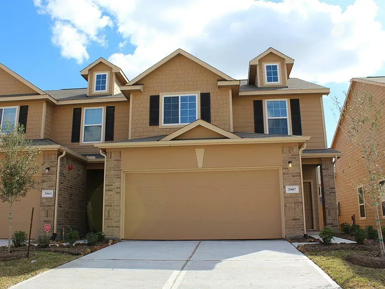 3907 Lexington Grove Ct — Photo 3