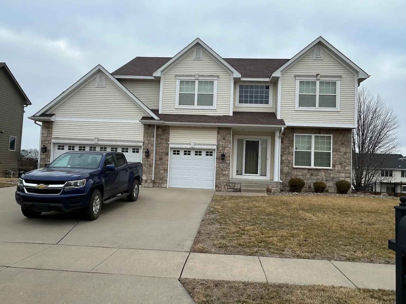 4 bed, 3.5 bath, 2406 sqft, $2,595 — Photo 1