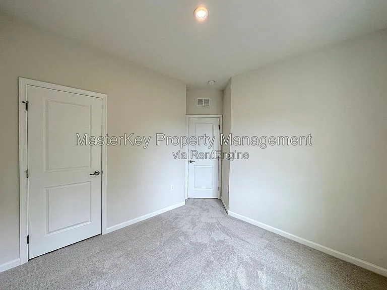 1018 Kentlands Dr — Photo 20