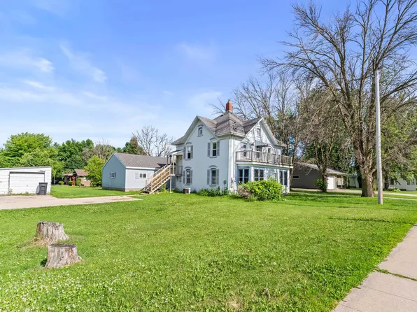 406 N Bridge St, Manawa, WI 54949