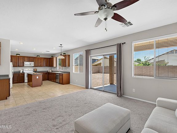 4th image of 589 W HEREFORD Drive