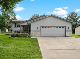 11132 Wisconsin Ave N, Champlin, MN 55316