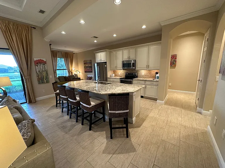 10153 Belcrest Blvd — Photo 6