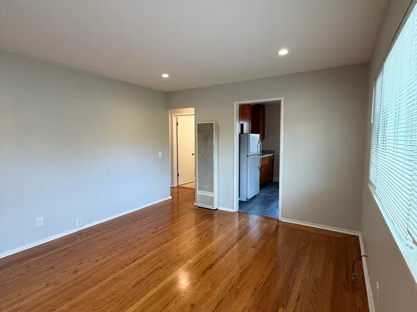 561 Elm St APT 2, San Carlos, CA 94070