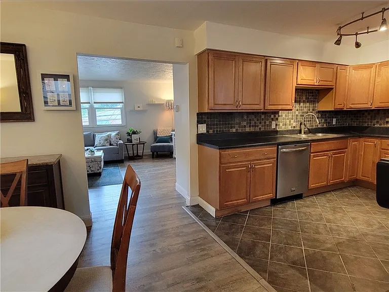 611 Broadhead Ave — Photo 12