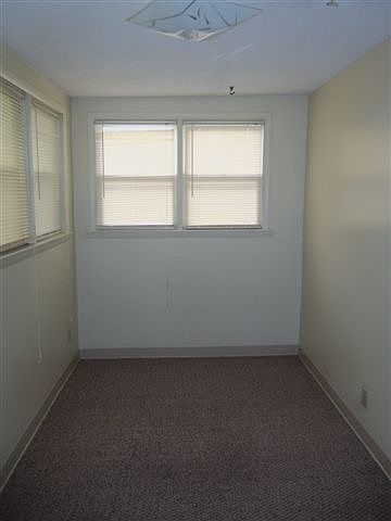 2nd image of 400 Lamont St APT 4