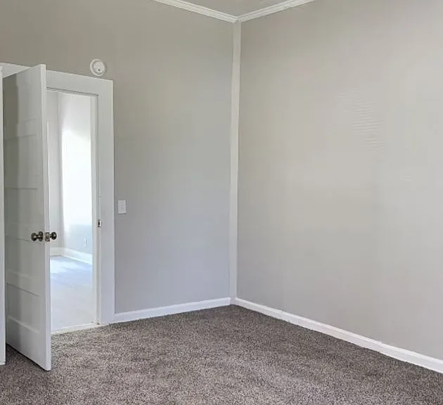 410 Mosley St — Photo 5