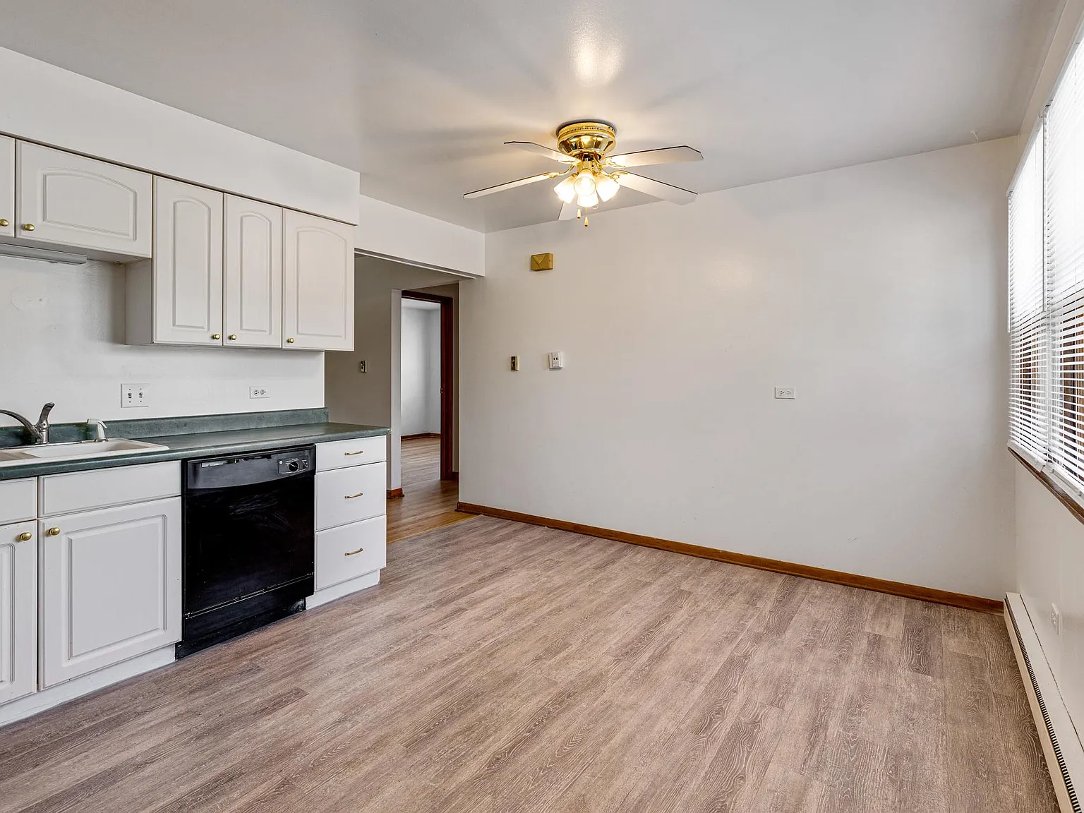 410 W Jackson St — Photo 1
