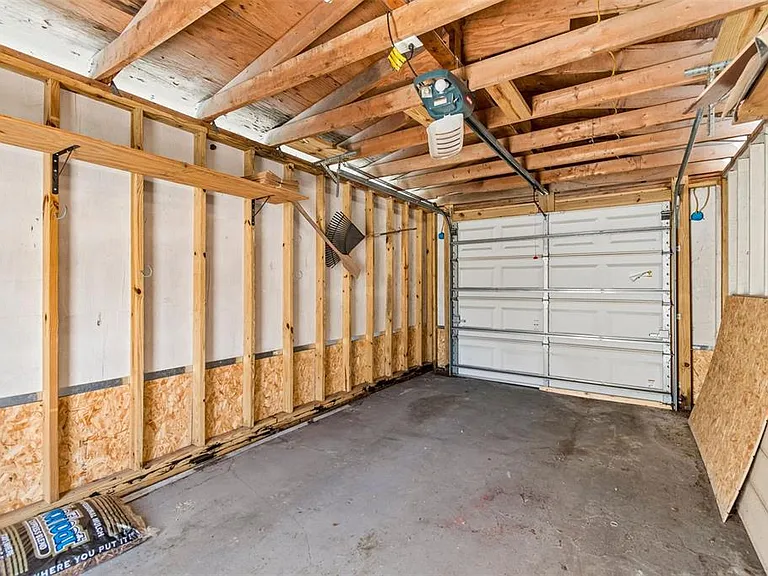 3901 N Ola Ave — Photo 44