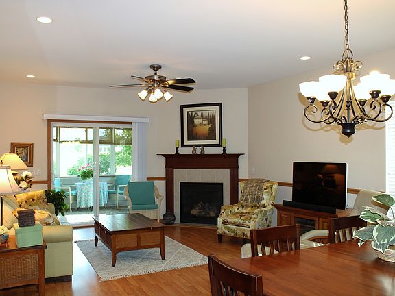 5th image of 3243 Whirlaway Ct
