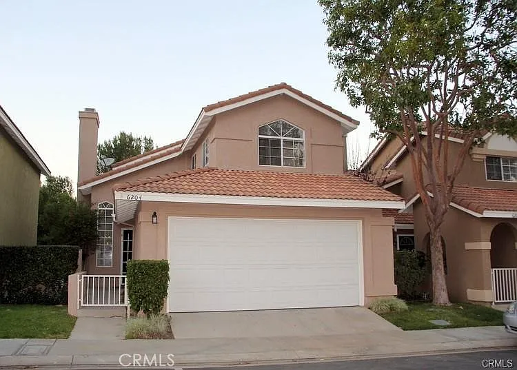 6208 Smokey Hill Ln — Photo 2