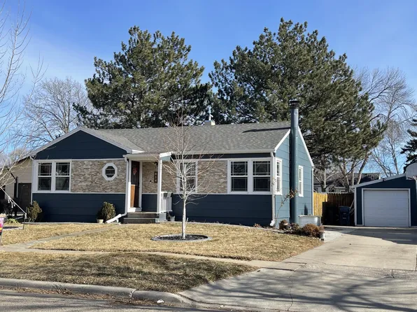 814 N Harney Ct, Pierre, SD 57501