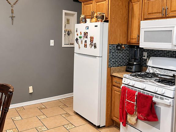 2nd image of 325 N Terrace Avenue