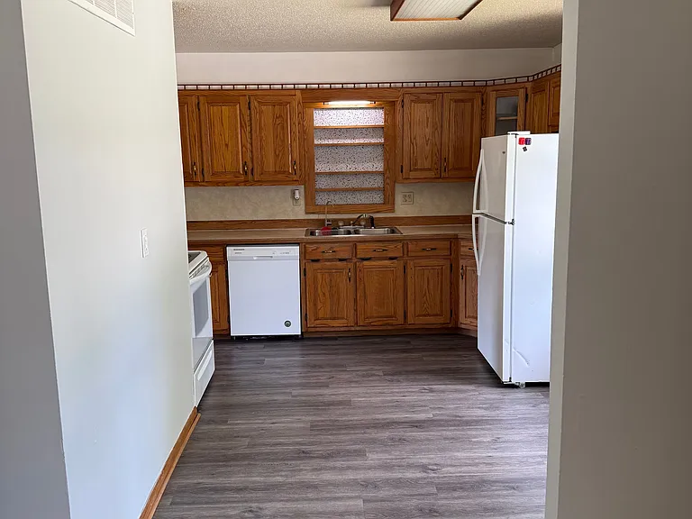 503 E Oliver St — Photo 8