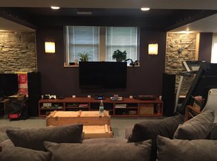 528 Hulton Rd, Oakmont, PA 15139