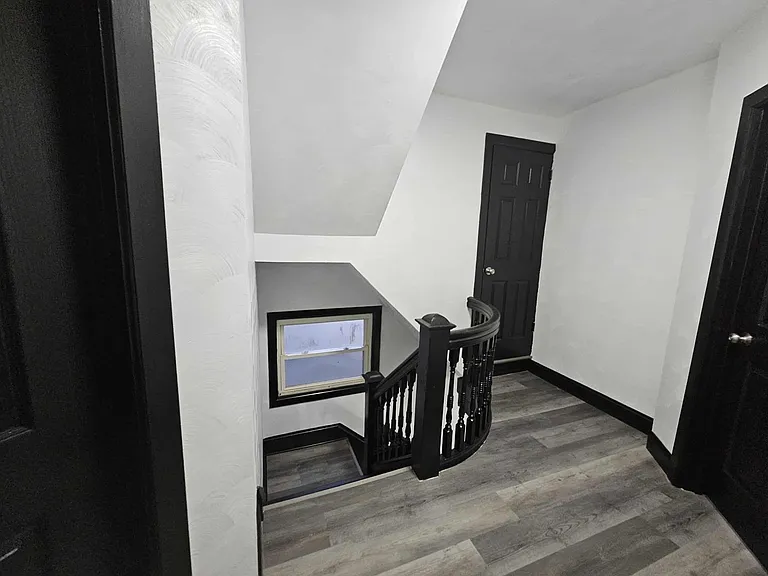 1228 Clairhaven St — Photo 9