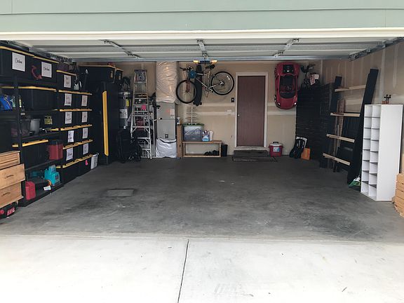 3rd image of 542 N Montclair Ave