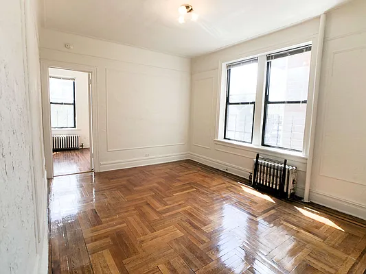 Rented by Realty 2000 Corp | media 7
