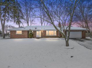 21635 S Tuller Ct, Southfield, MI 48076