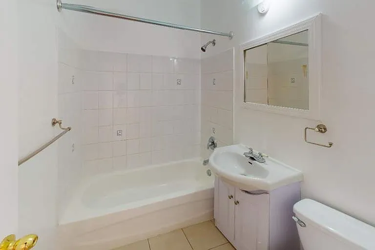 506 Danforth Rd #BACHELOR DEN — Photo 9