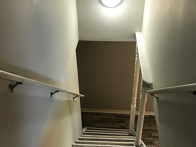 100 Grant Dr — Photo 16