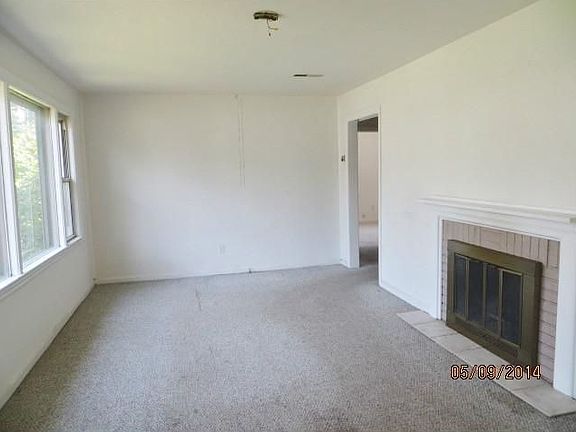 2nd image of 603 Gladstone Ave
