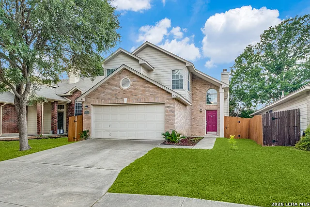 11 Pembroke Ln — Photo 1