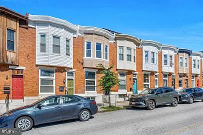 3 bed, 1.0 bath, 1275 sqft, $2,200 — Photo 3
