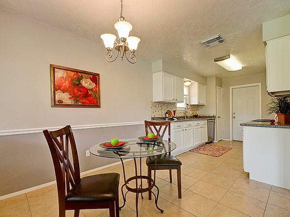 5th image of 2820 Wood Hollow Dr