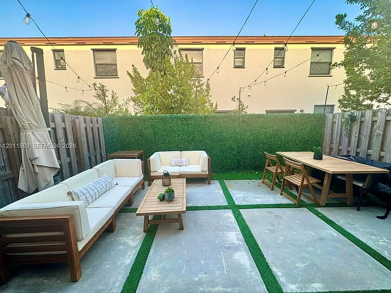 21443 NE 2nd Path #21443 — Photo 12