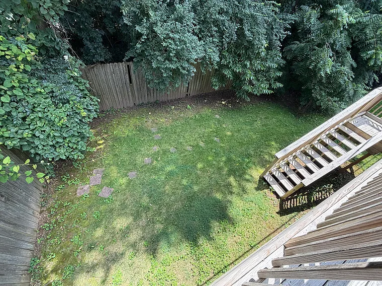 1112 Pepperhill Cir — Photo 12