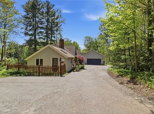 8977 Cedar Rd, Chesterland, OH 44026