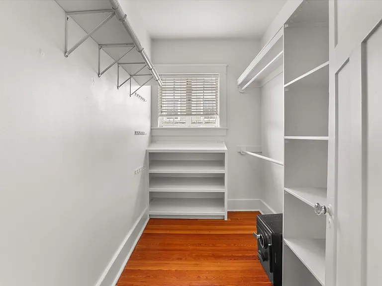 5829 Clara St #5829 — Photo 20