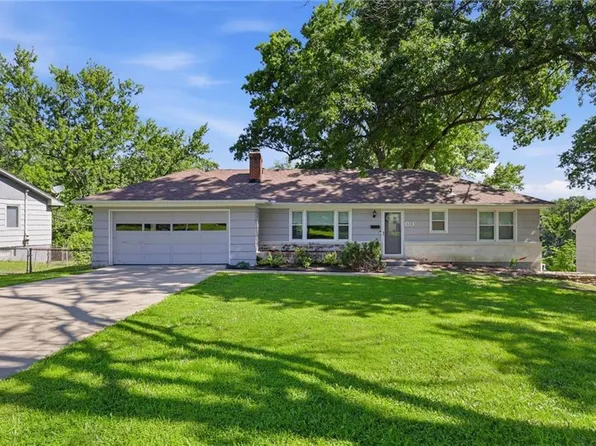 618 E 110th St, Kansas City, MO 64131