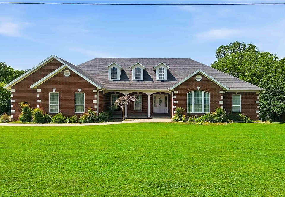 1st image of 136 Riverview Dr