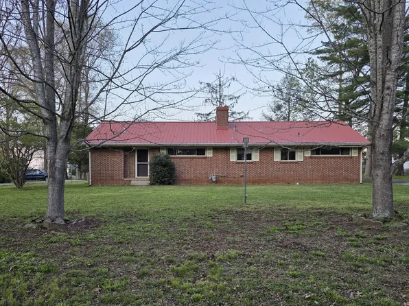 208 Jackson Cir, Tullahoma, TN 37388