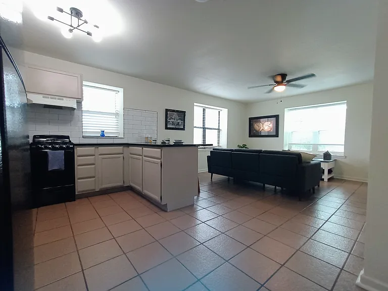 1312 S Quaker Ave #10 — Photo 8