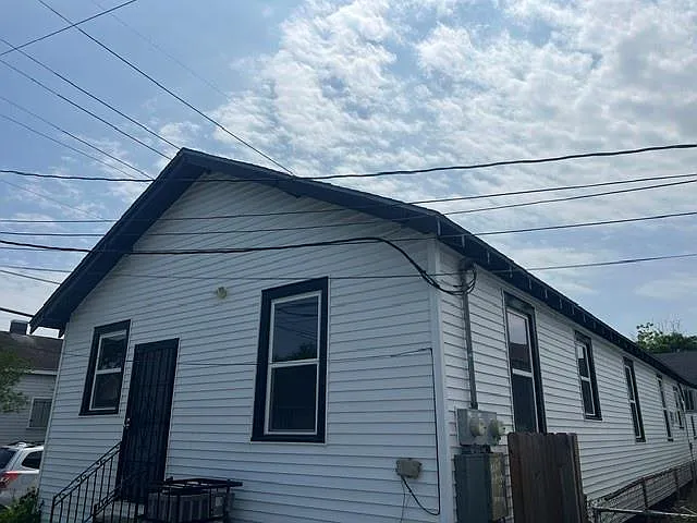 2269 N Prieur St — Photo 18