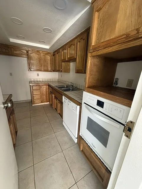 2408 Gosford Rd — Photo 3