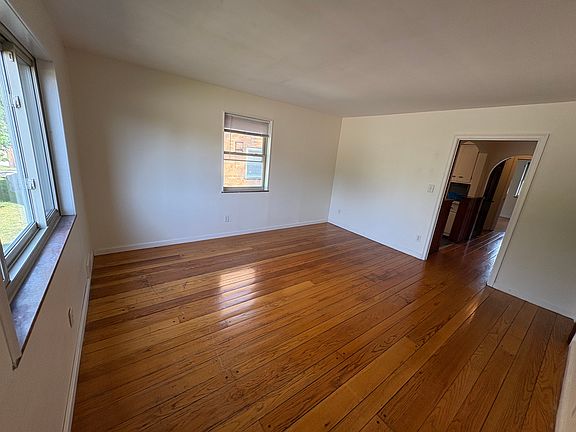 2nd image of 14 Buttermilk Pike APT 1