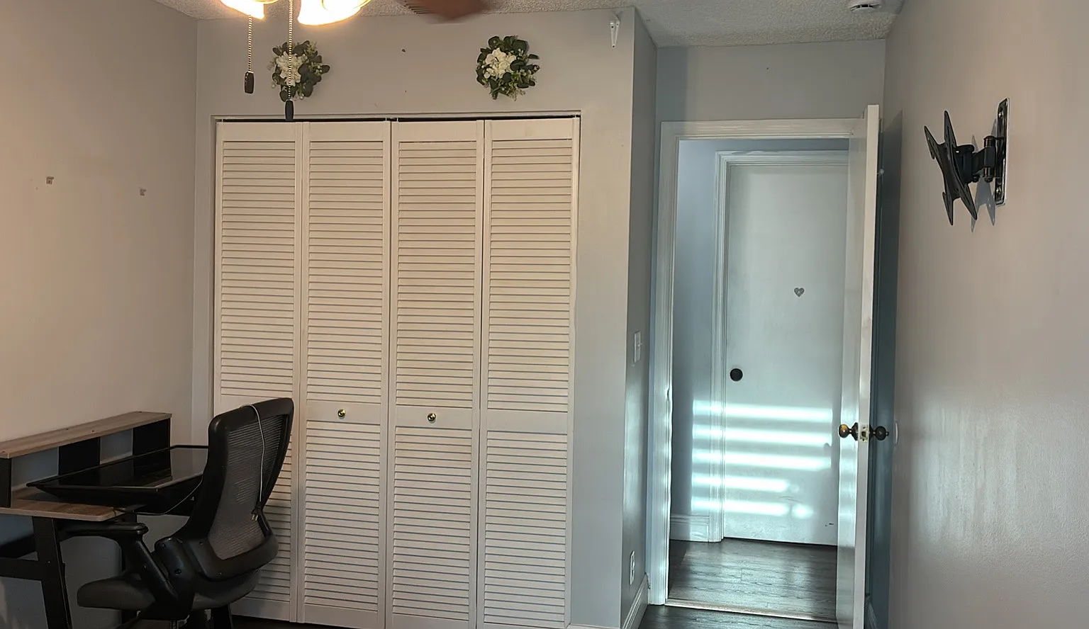 3 bed, 1400 sqft, $950 — Photo 1