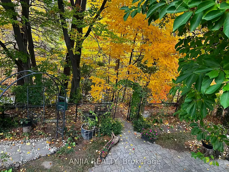 3441 Sanderling Cres #2 — Photo 6