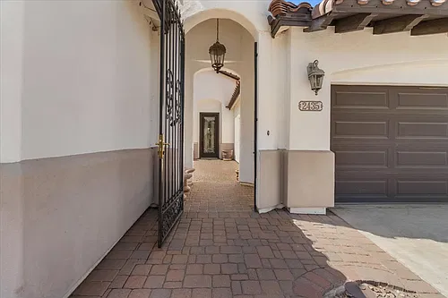 2435 E Desert Broom Pl Photo 1
