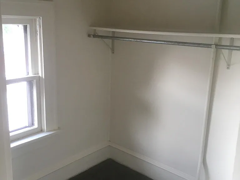 308 7th St N #5 — Photo 3