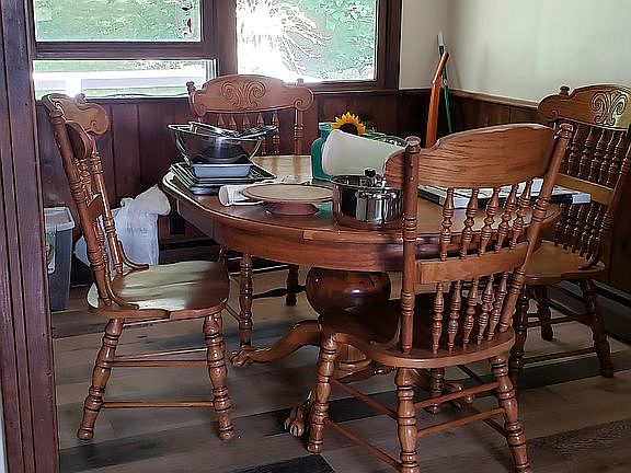 Dining area (furnished)
