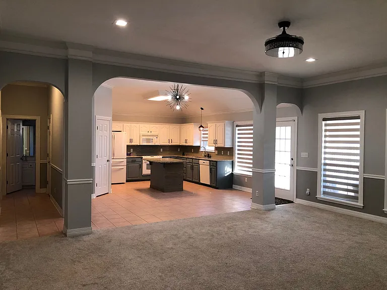 6000 Zachary Cir — Photo 2