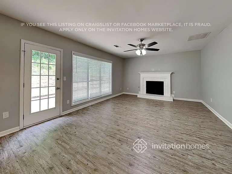 2715 Denian Ct NW — Photo 4